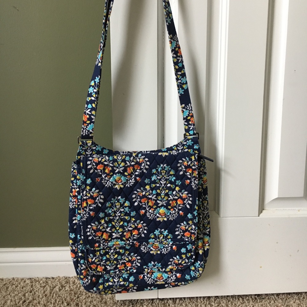 VB Carson Mailbag w/ wristlet